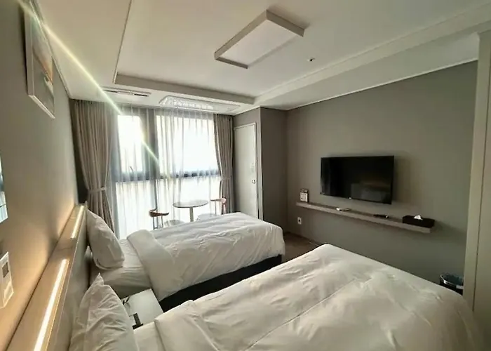 The Raffinato Residece At Myeongdong 3*