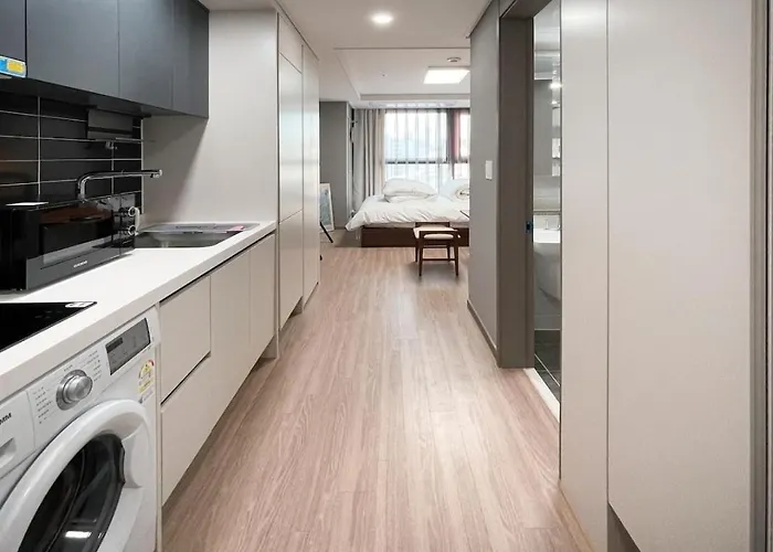 The Raffinato Residece At Myeongdong 3*